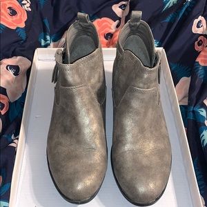 Arizona Booties Size 10